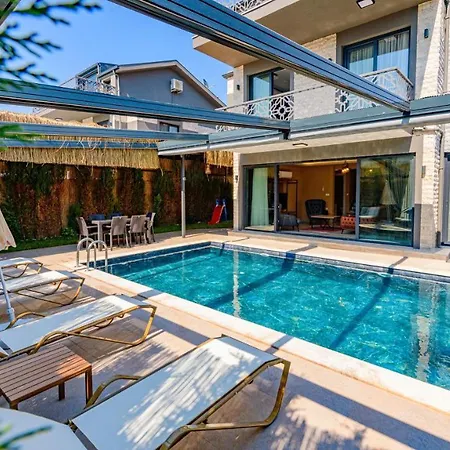 Soeguet 4 - 4 Bedroom With Jacuzzi In Вилла Фетхие