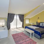 Soeguet 4 - 4 Bedroom With Jacuzzi In Villa