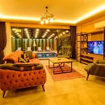 Soeguet 4 - 4 Bedroom With Jacuzzi In *