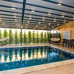 Soeguet 4 - 4 Bedroom With Jacuzzi In Fethiye