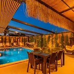 Soeguet 4 - 4 Bedroom With Jacuzzi In *