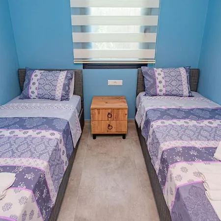 Soeguet 4 - 4 Bedroom With Jacuzzi In *