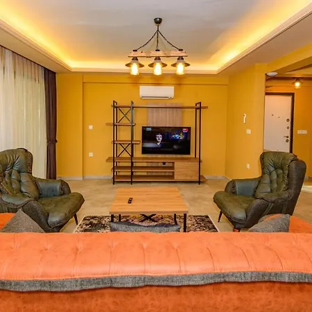 Soeguet 4 - 4 Bedroom With Jacuzzi In Fethiye