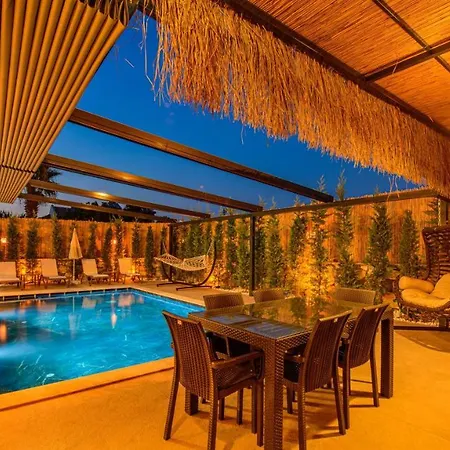 Soeguet 4 - 4 Bedroom With Jacuzzi In *