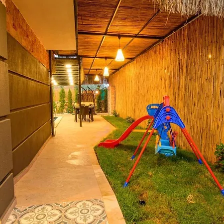 Soeguet 4 - 4 Bedroom With Jacuzzi In Fethiye