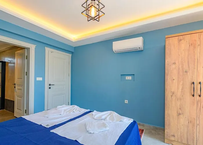 Willa Soeguet 4 - 4 Bedroom With Jacuzzi In