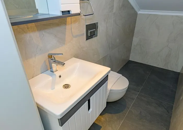 Willa Soeguet 4 - 4 Bedroom With Jacuzzi In