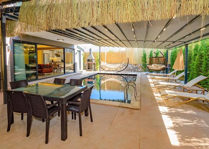 Soeguet 4 - 4 Bedroom With Jacuzzi In Willa *