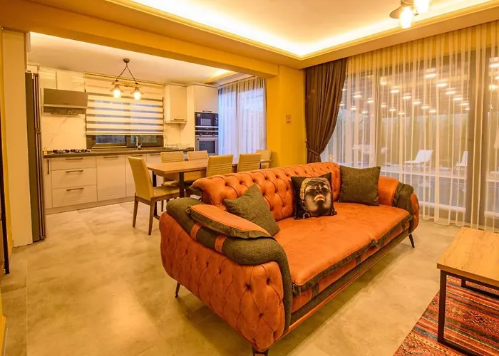 Willa Soeguet 4 - 4 Bedroom With Jacuzzi In