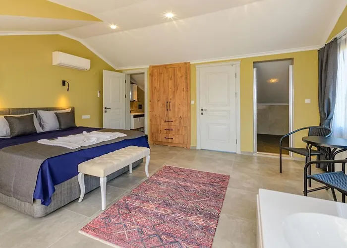 Soeguet 4 - 4 Bedroom With Jacuzzi In Willa *