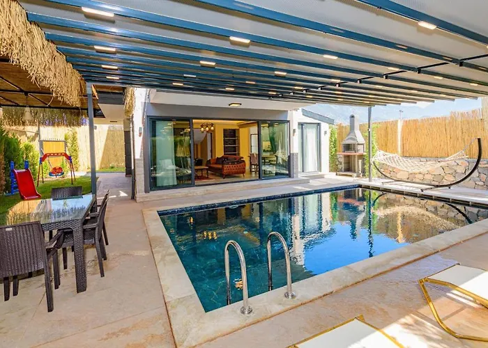 Willa Soeguet 4 - 4 Bedroom With Jacuzzi In *