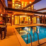 Soeguet 4 - 4 Bedroom With Jacuzzi In فيلة *