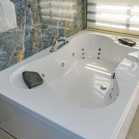 Soeguet 4 - 4 Bedroom With Jacuzzi In * Фетхие