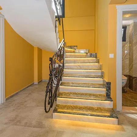 Söğüt 4 - 4 Bedroom With Jacuzzi In *