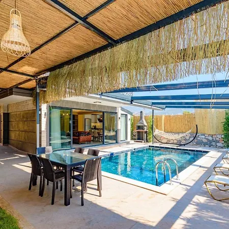 Вилла Soeguet 4 - 4 Bedroom With Jacuzzi In