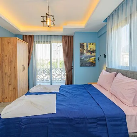 Soeguet 4 - 4 Bedroom With Jacuzzi In Fethiye
