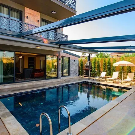 Söğüt 4 - 4 Bedroom With Jacuzzi In *