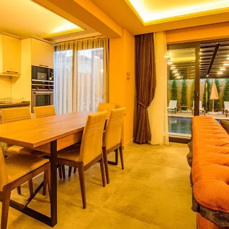 Вилла Soeguet 4 - 4 Bedroom With Jacuzzi In Фетхие