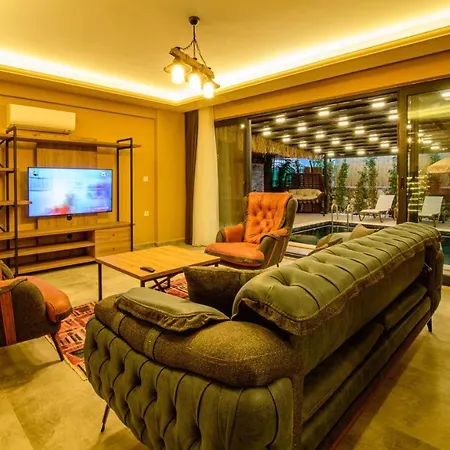 Soeguet 4 - 4 Bedroom With Jacuzzi In Villa Fethiye