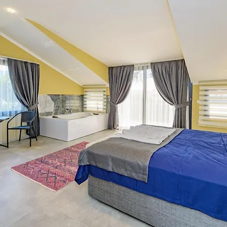 Villa Soeguet 4 - 4 Bedroom With Jacuzzi In
