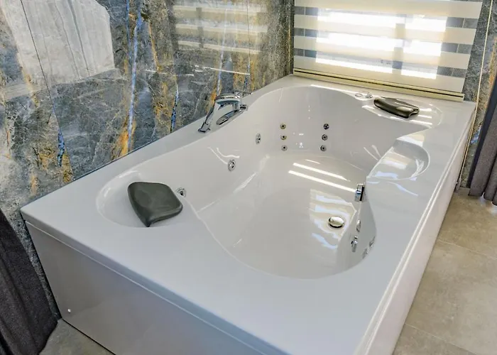 Soeguet 4 - 4 Bedroom With Jacuzzi In * Fethiye