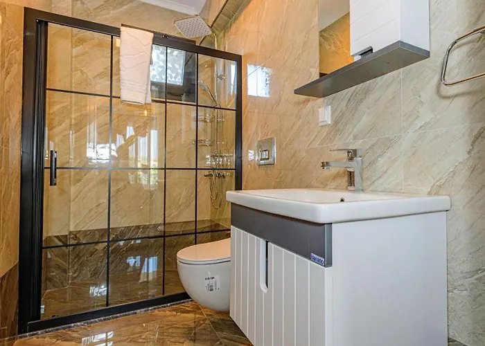 Soeguet 4 - 4 Bedroom With Jacuzzi In Villa Fethiye