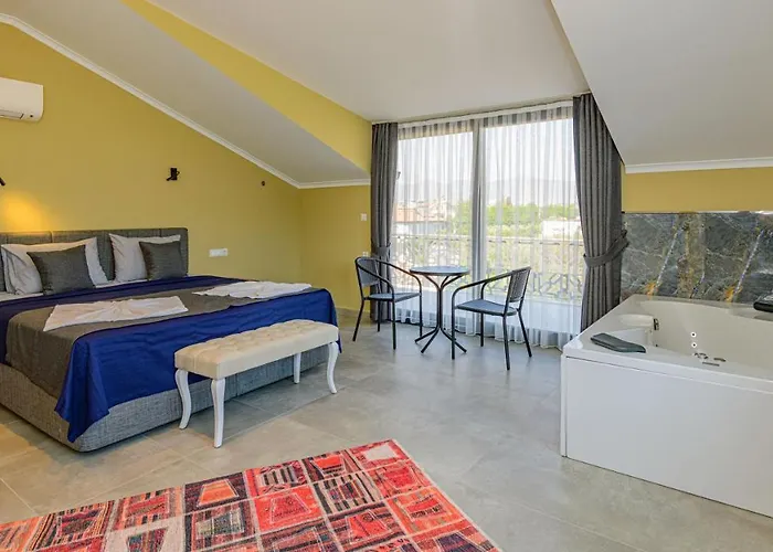 Villa Soeguet 4 - 4 Bedroom With Jacuzzi In Fethiye