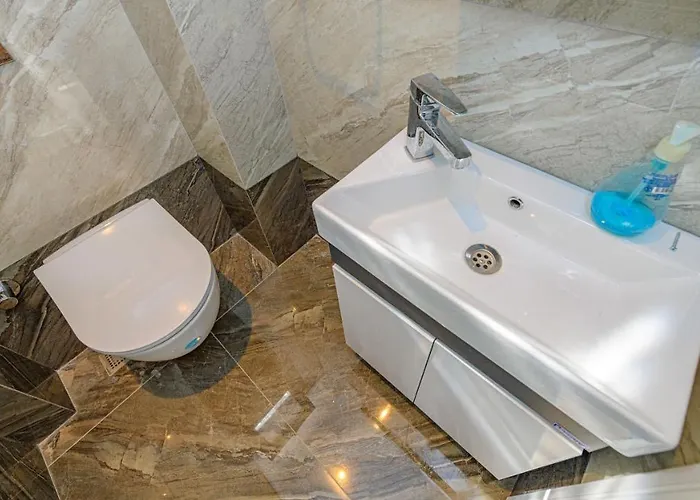 Villa Soeguet 4 - 4 Bedroom With Jacuzzi In