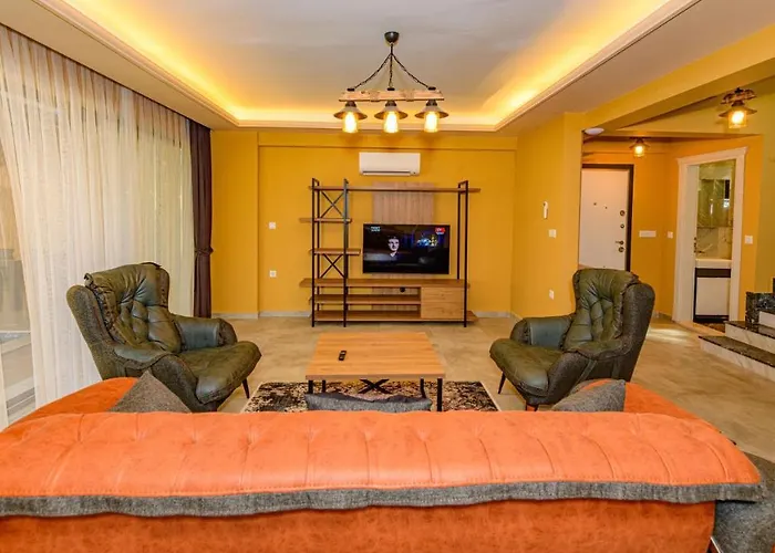 Soeguet 4 - 4 Bedroom With Jacuzzi In Fethiye