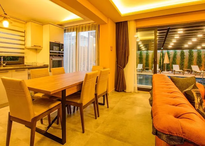 Villa Soeguet 4 - 4 Bedroom With Jacuzzi In Fethiye