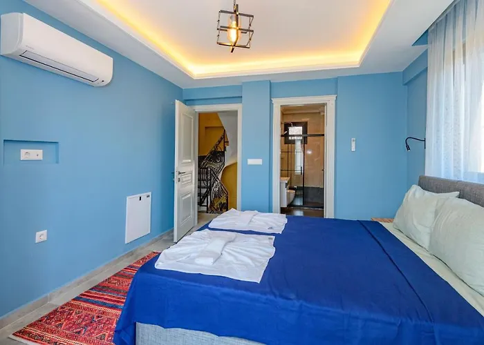 Soeguet 4 - 4 Bedroom With Jacuzzi In Fethiye
