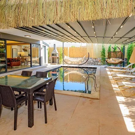 Soeguet 4 - 4 Bedroom With Jacuzzi In Βίλα *